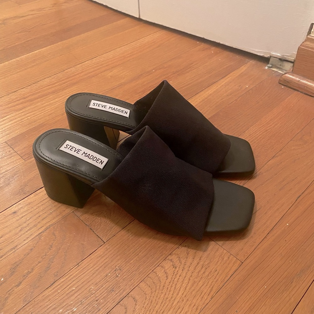 Steve Madden Esmeree black sandals. Size 8. Brand new!